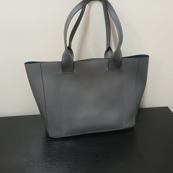 Banana Republic Gray Tote Bag - Picture 2 of 5